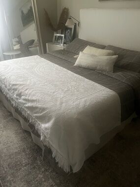 Vintage Lady Galt Hobnail Fringe Twin Bedspread in white